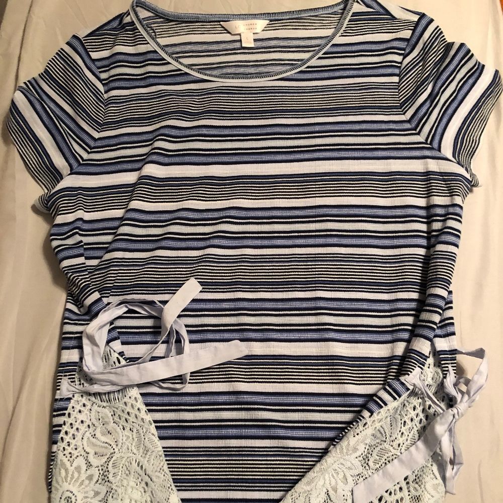 Women’s top with side lace detail
